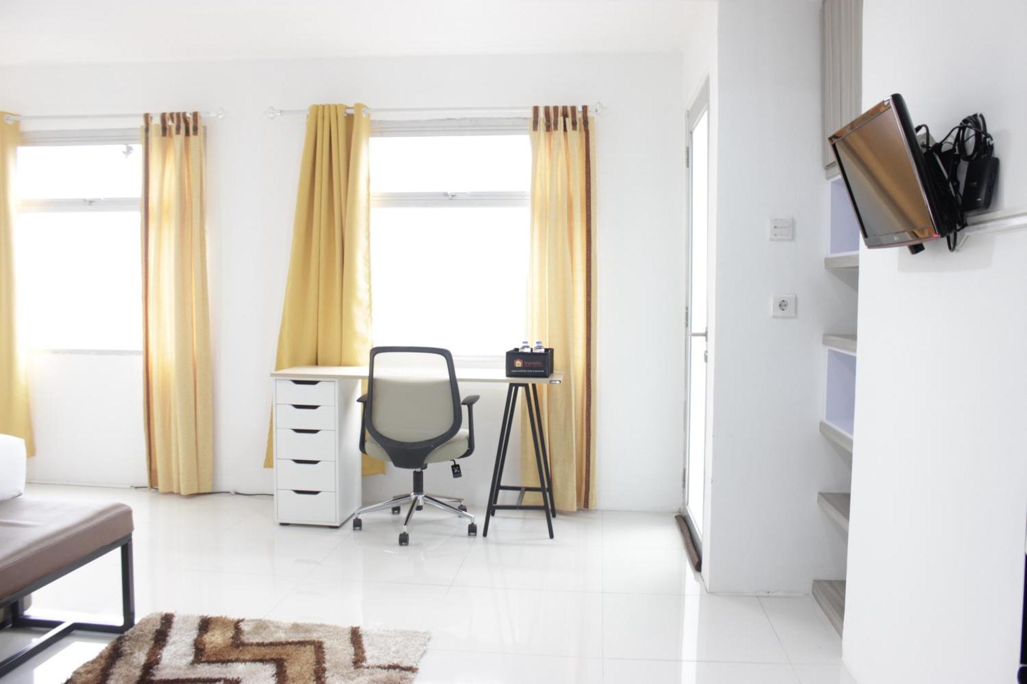 Apartemen Spacious And Modern At Grand Afrika By Travelio